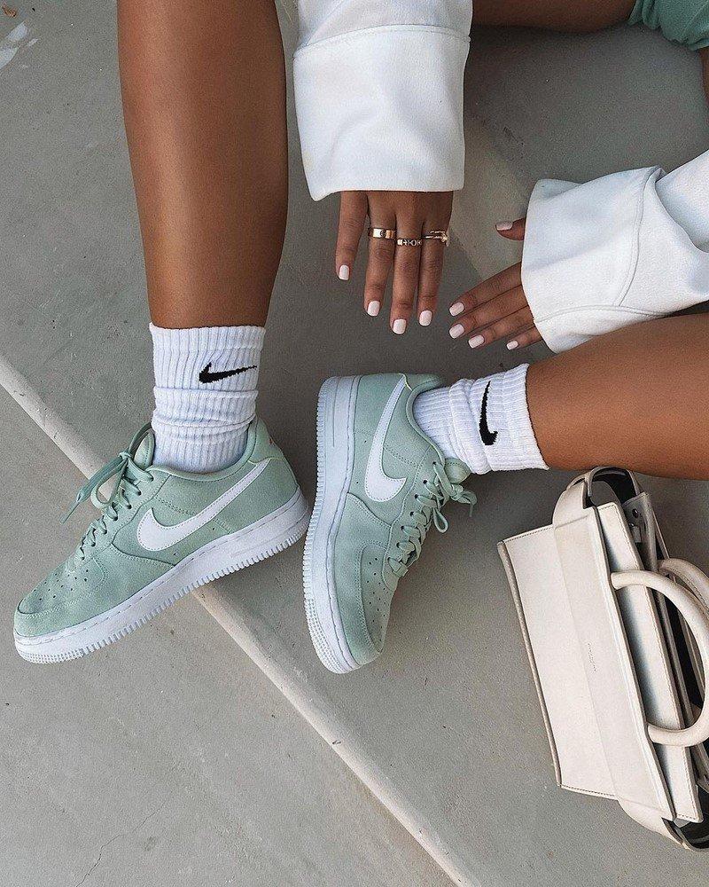 Looking for the Best White Nike Running Shoes in 2023: Here Are the Top 15 Styles and Models