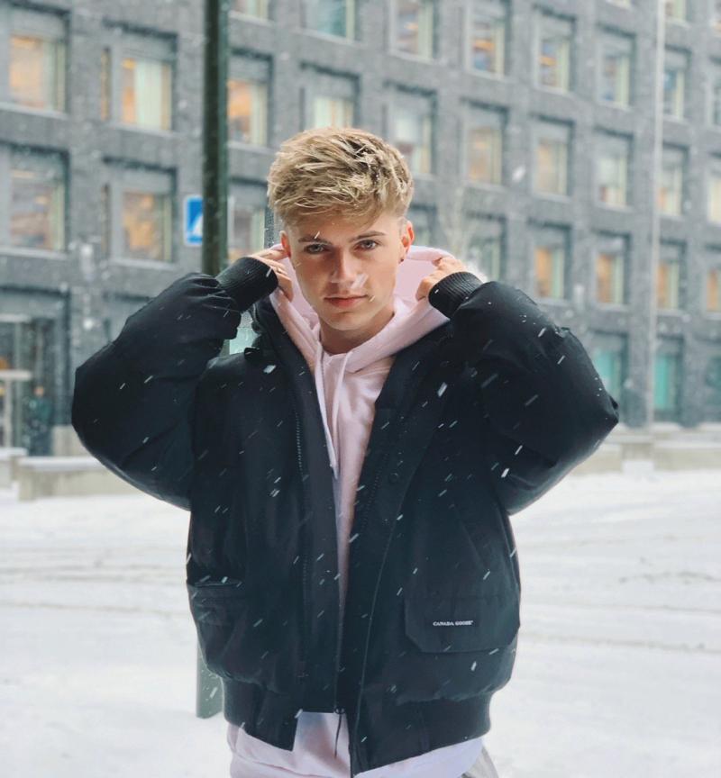 Looking For The Best White Rain Jacket This Year. Discover Our Top Picks
