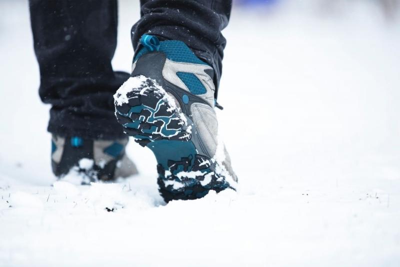 Looking for the Best Winter Walking Shoes. Find Out in This Guide