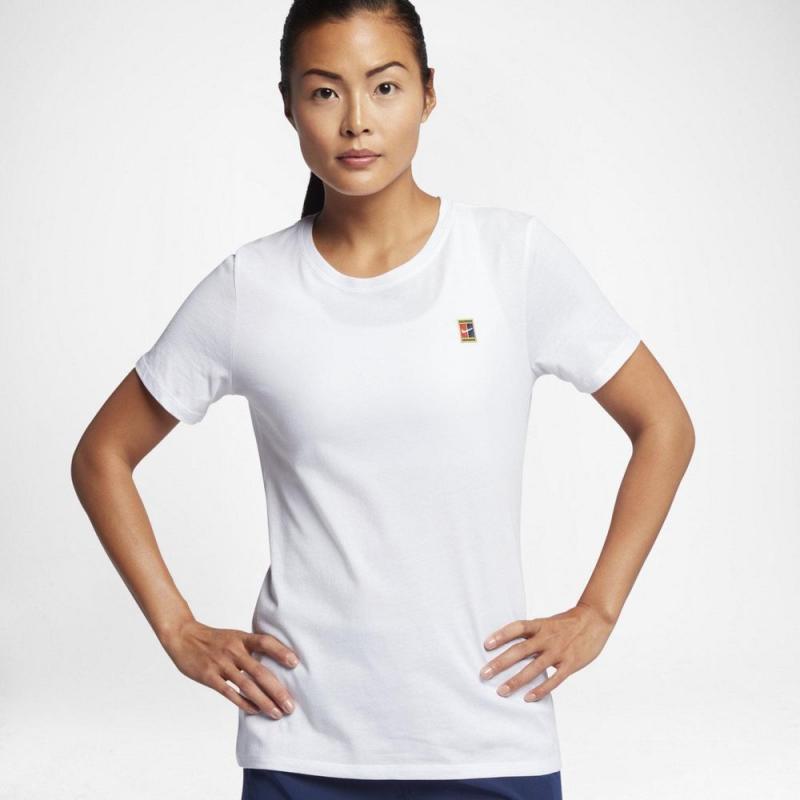 Looking for the Best Women’s Athletic Polo Shirts in 2023. Discover Our Top Picks Here