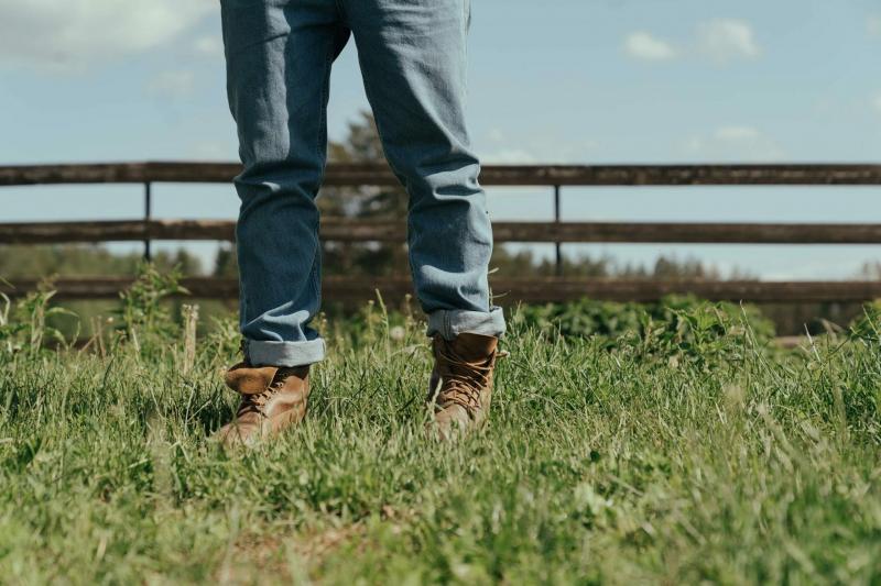 Looking for the Best Work Boots for Railroaders. Find Out the Top 15 Here