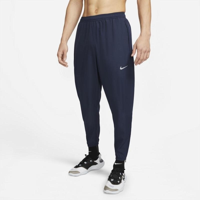 Looking For The Best Woven Training Pants. Try These Nike Options