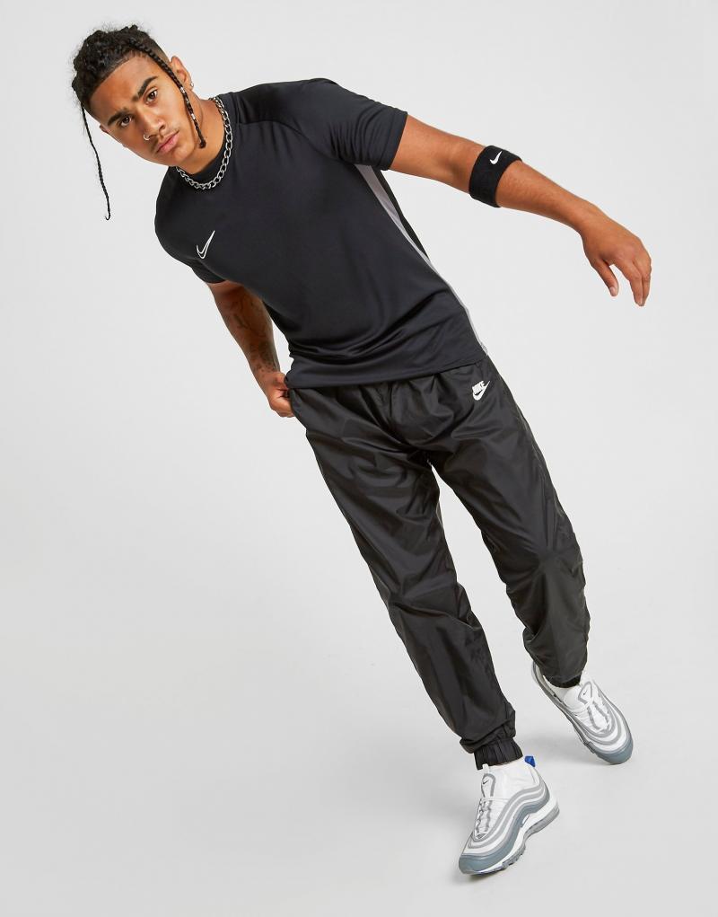 Looking For The Best Woven Training Pants. Try These Nike Options
