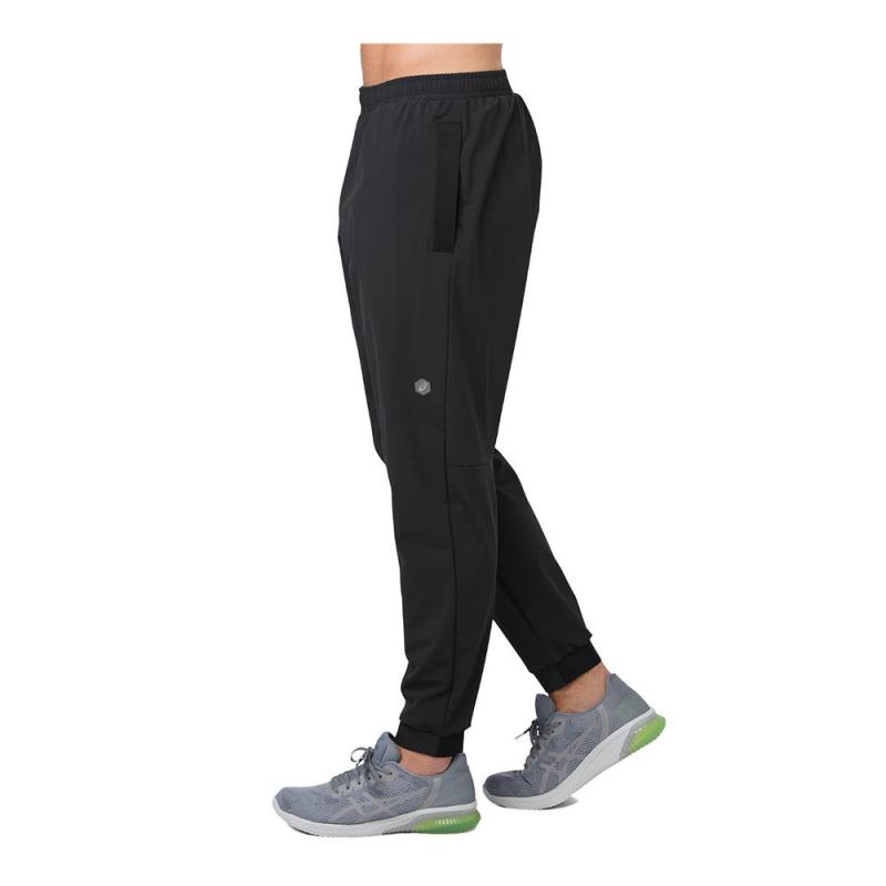 Looking For The Best Woven Training Pants. Try These Nike Options