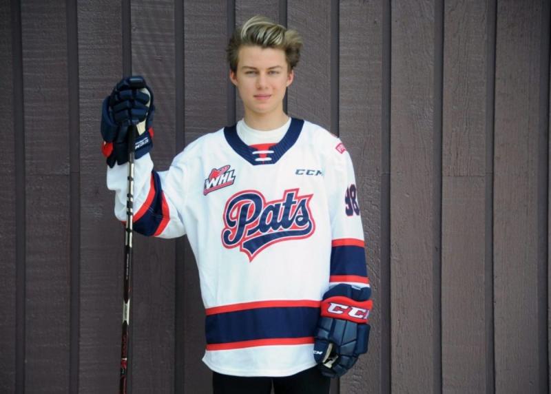 Looking For The Best Youth Hockey Gear This 2023: 15 Must-Have Items For Your Budding NHL Star