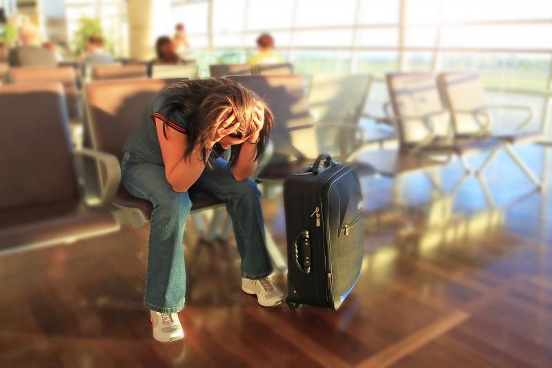 Looking for the Perfect Airplane Pants to Travel in Comfort. Find Out the 14 Features You Need