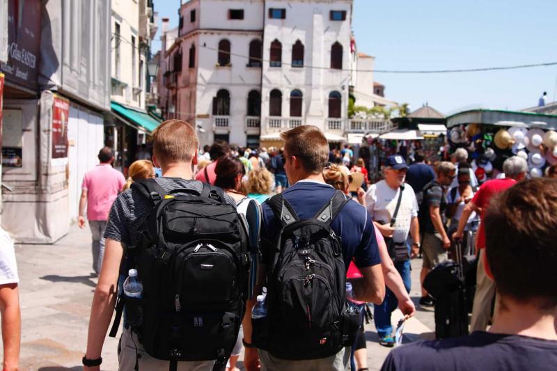 Looking for the Perfect Backpack to Carry Your Sports Gear. 15 Must-Have Features in 2023