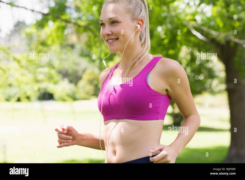 Looking for The Perfect Green Sports Bra. Try These Styles Today