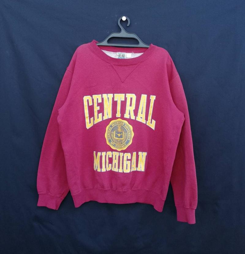 Looking for The Perfect Nike Crewneck Sweatshirt: Try These 15 Stylish Picks Just for Women