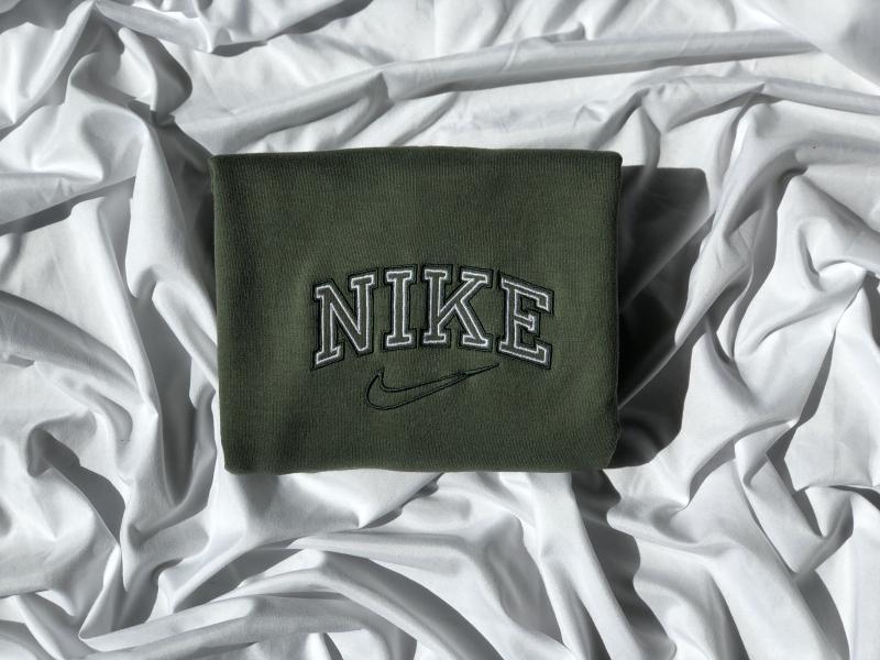 Looking for The Perfect Nike Crewneck Sweatshirt: Try These 15 Stylish Picks Just for Women