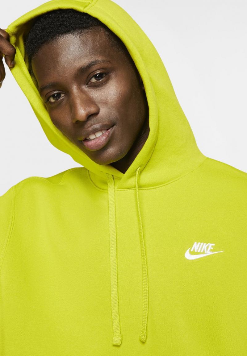 Looking for the Perfect Nike Hoody This Year. Find the Top Options Here
