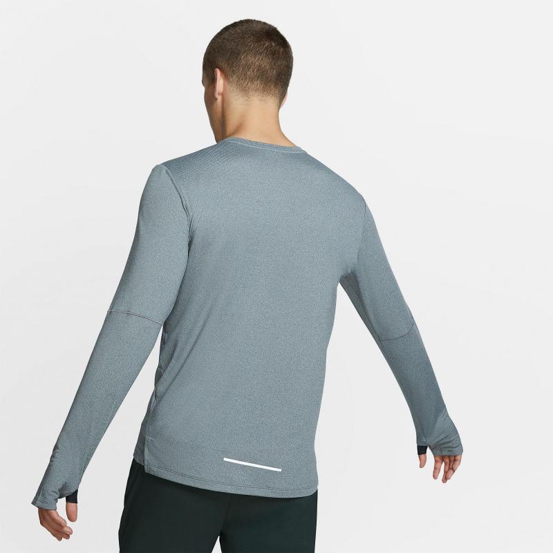 Looking for the Perfect Nike Long Sleeve Running Top. Find Out in This Article