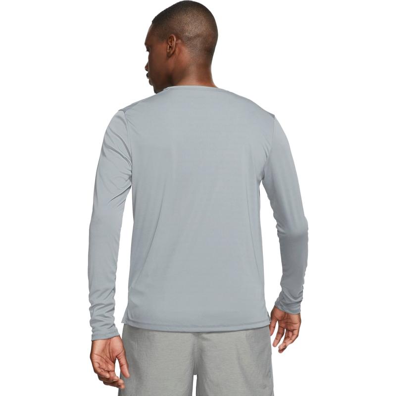 Looking for the Perfect Nike Long Sleeve Running Top. Find Out in This Article