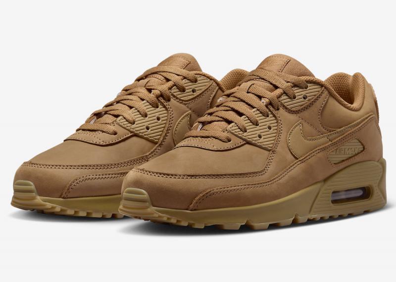 Looking for The Perfect Nike Running Shoes This Year. Find Out What Features To Look For in 2023
