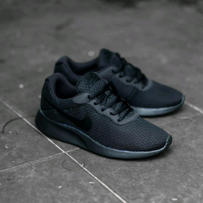 Looking for the Perfect Nike Tanjun Shoes This Year. Discover the Top Styles, Colors and Sizes Now