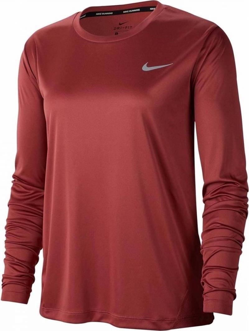 Looking for the Perfect Nike Top for Women: How to Choose the Best Long Sleeve Shirt for Your Needs