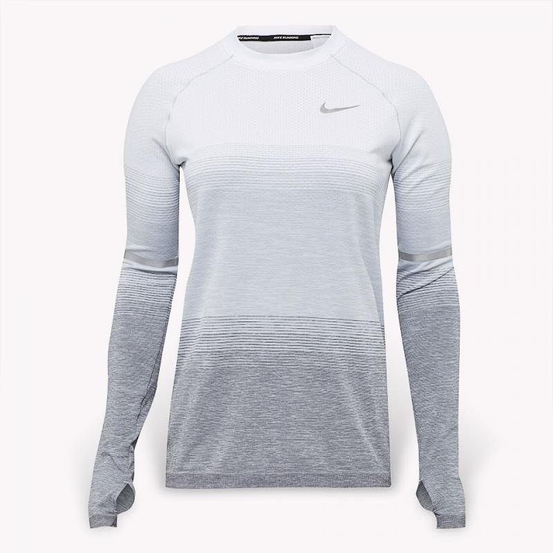 Looking for the Perfect Nike Top for Women: How to Choose the Best Long Sleeve Shirt for Your Needs
