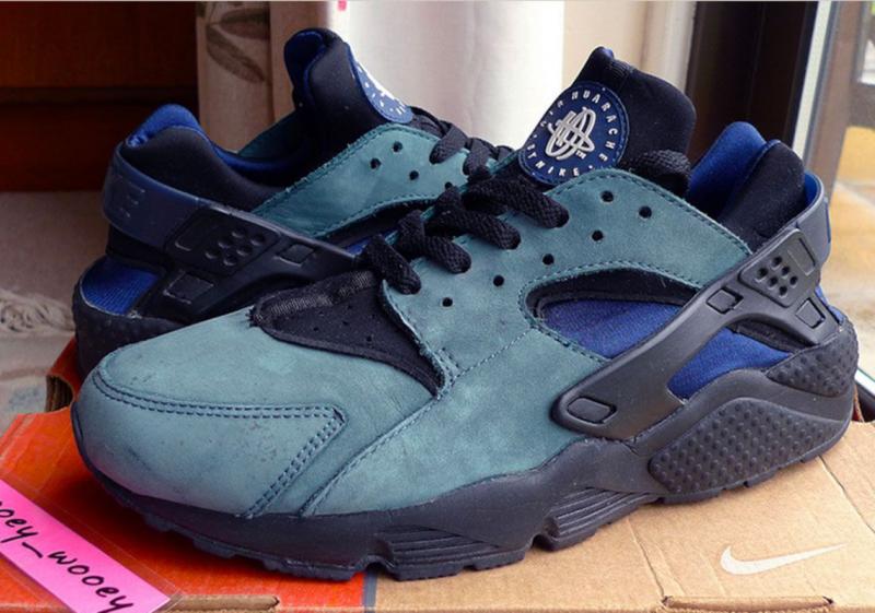 Looking for the Perfect Pair of Blue Nike Huaraches. Check Your Size for Comfort