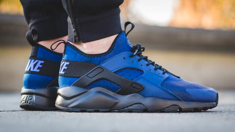 Looking for the Perfect Pair of Blue Nike Huaraches. Check Your Size for Comfort