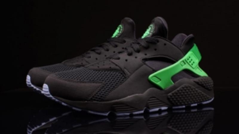 Looking for the Perfect Pair of Blue Nike Huaraches. Check Your Size for Comfort