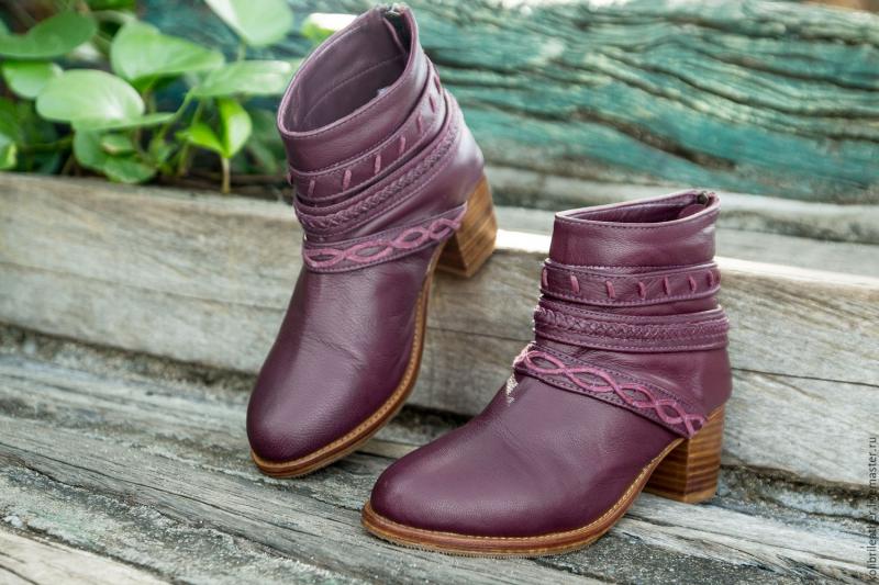Looking for The Perfect Pair of Casual Boots This Fall. Here Are 15 Stylish Options