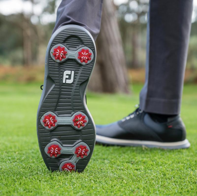 Looking for The Perfect Pair of Golf Shoes: 15 Key Features Men Love in Size 9.5 Golf Shoes