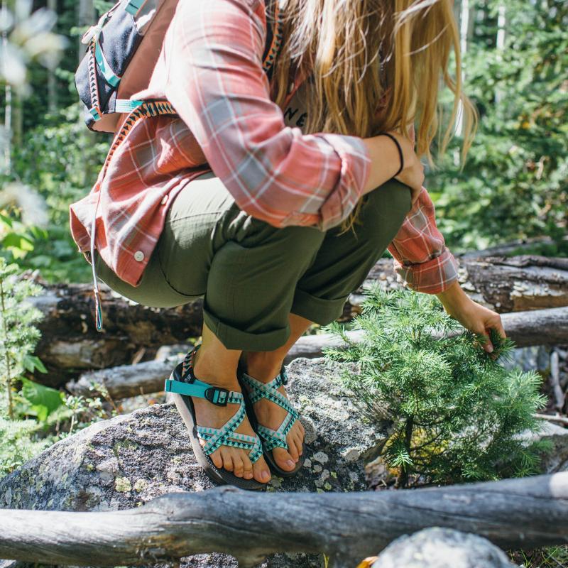 Looking for The Perfect Slides This Summer. Discover The Top Youth Sandals Your Kids Will Love