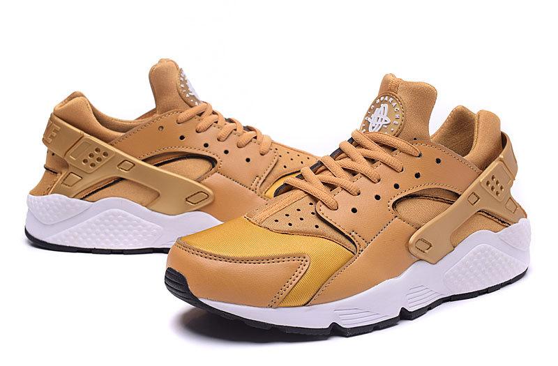 Looking for the Perfect Turf Shoe. 15 Things to Know About the Nike Huarache Pro