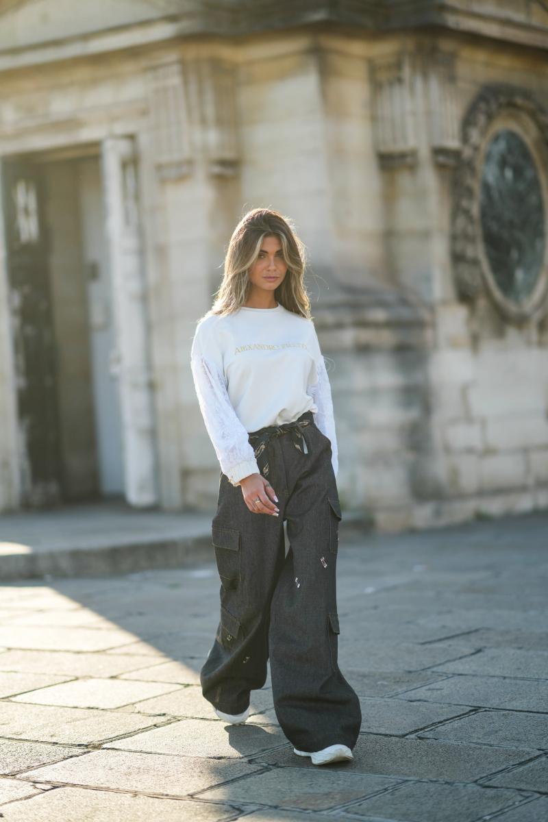 Looking for the Perfect Walking Capri Trousers. Try These 15 Styles : The Styles and Trends Worth Buying in 2023