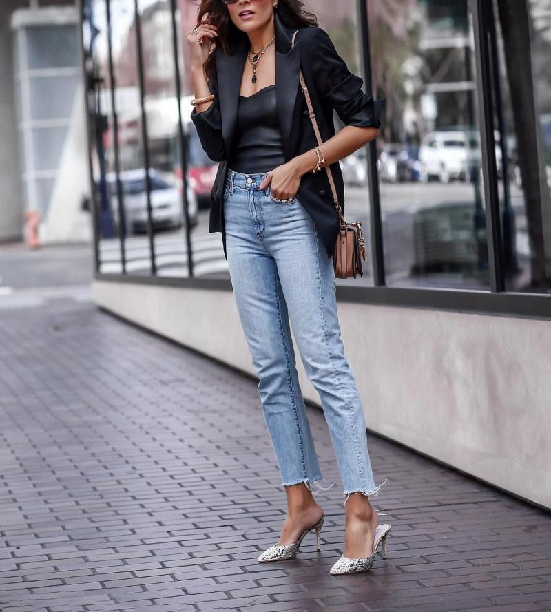 Looking for the Perfect Walking Capri Trousers. Try These 15 Styles : The Styles and Trends Worth Buying in 2023
