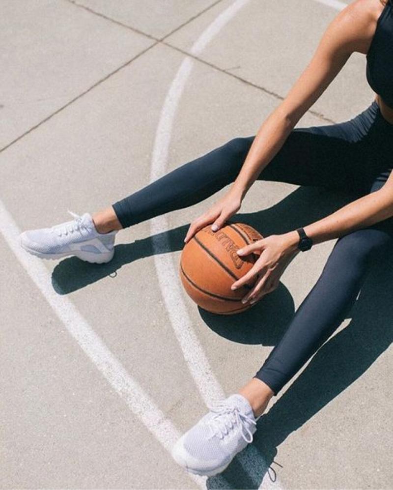 Looking for Top Basketball Gear This Year. Discover the Most Stylish Basketball Outfits for Women