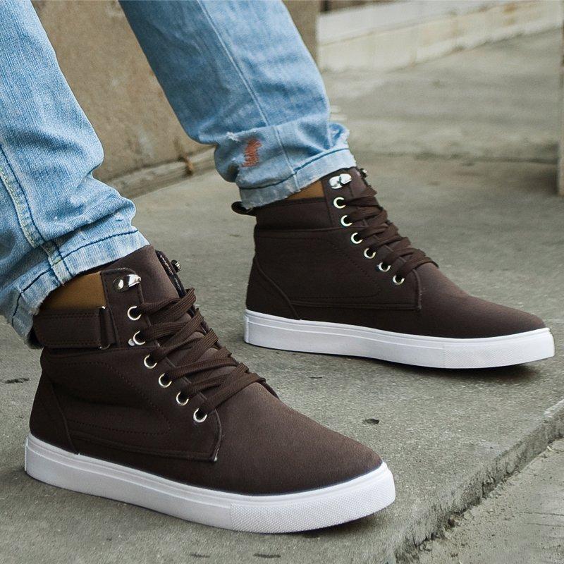 Looking for Top Casual Athletic Shoes in 2023. Here Are the 15 Best Options