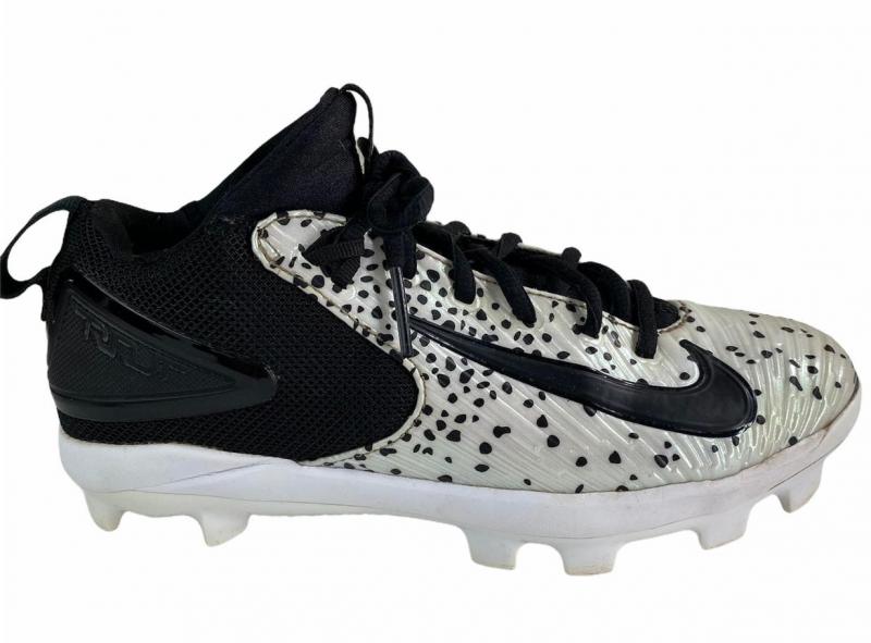 Looking for Top Womens Metal Cleats: Are High Top Softball Cleats Worth The Extra Money