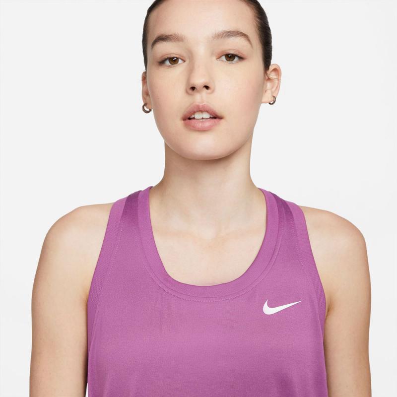 Looking for Trendy Nike Apparel for Women. Find Out the 15 Must-Have Pieces