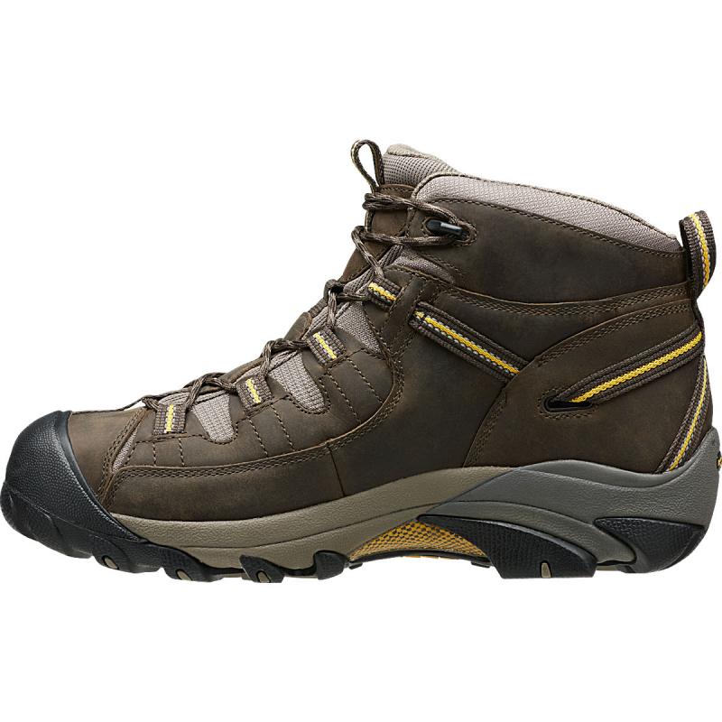 Looking for Waterproof Hiking Shoes. Discover The Best Keen Dry Options