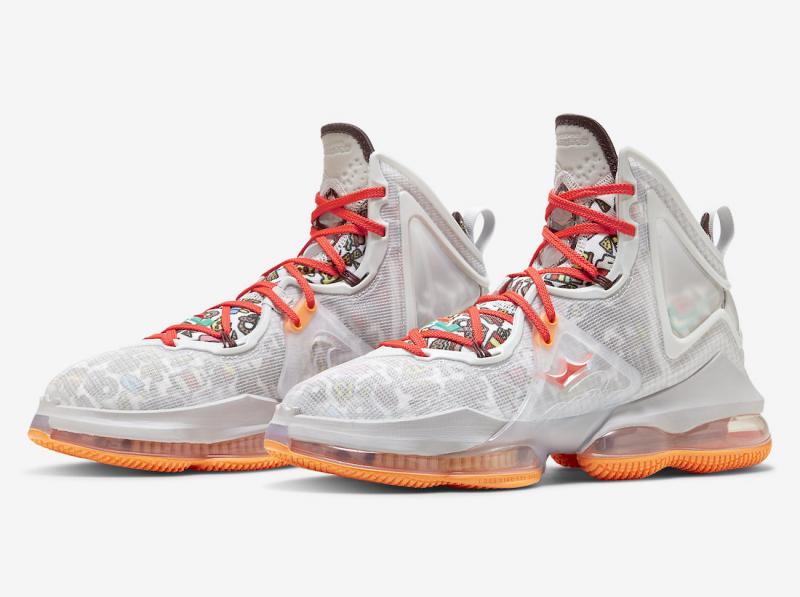 Looking for White Basketball Shoes. The 15 Best Models for 2022