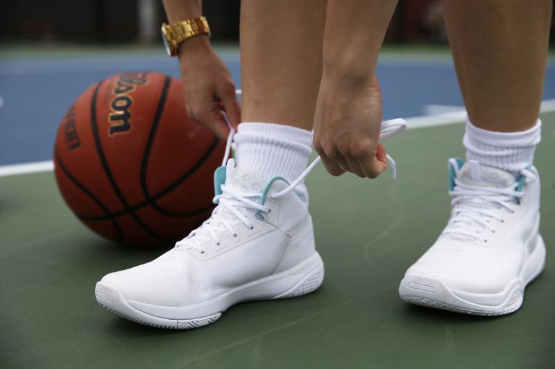 Looking for White Basketball Shoes. The 15 Best Models for 2022