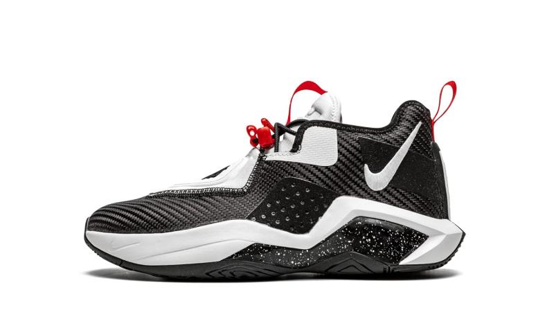 Looking for White Basketball Shoes. The 15 Best Models for 2022