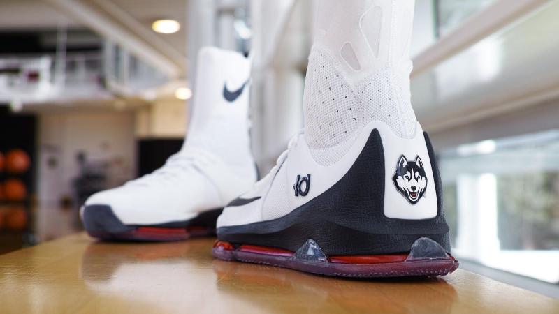 Looking for White Nike Basketball Shoes This Year. Check Out These Top Picks