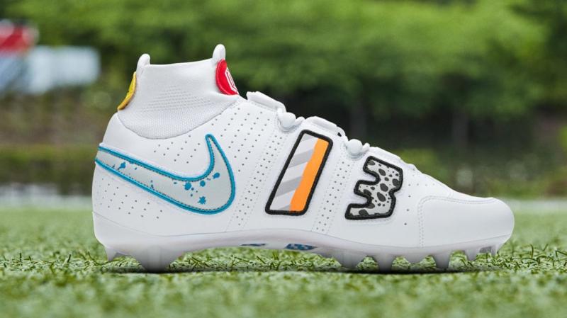 Looking for White Nike Cleats. Read This First