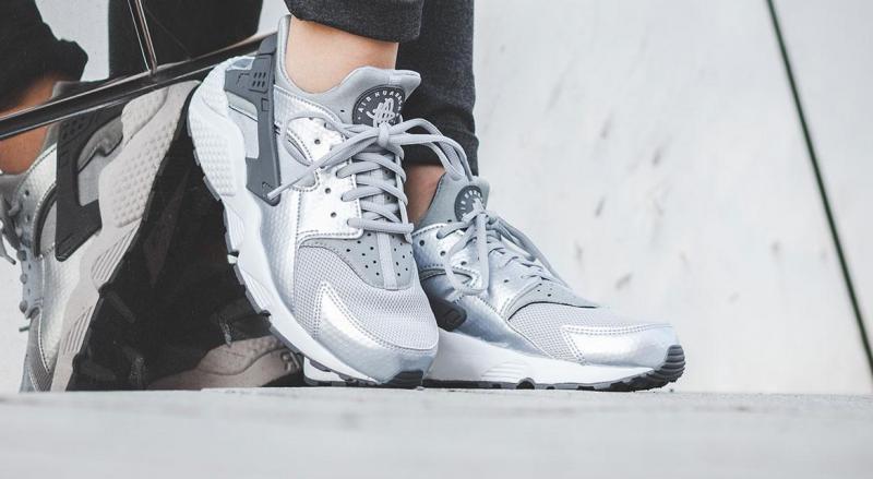 Looking for Wolf Grey Sneakers This Year. Check Out These Cool Grey Nike Huaraches