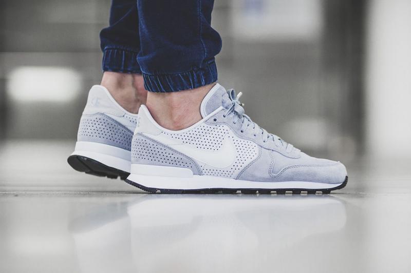 Looking for Wolf Grey Sneakers This Year. Check Out These Cool Grey Nike Huaraches