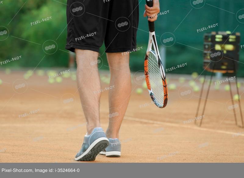 Looking for Youth Shoes This Season. Discover the Best Deals on Tennis & Basketball Shoes