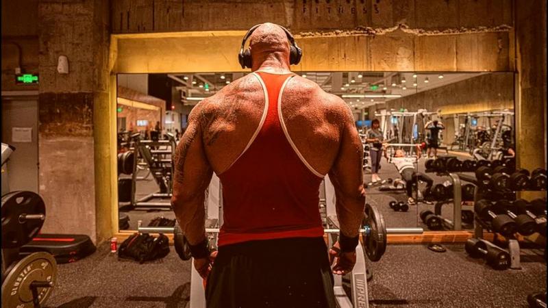 Looking Good in the Gym: 15 ways The Rock