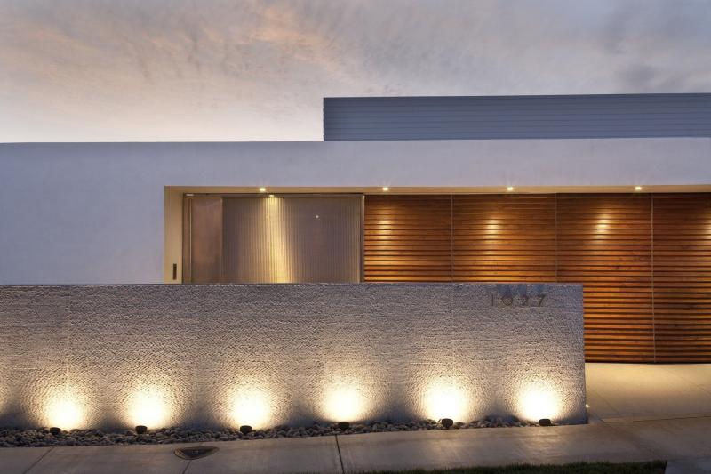 Looking to Add a Lattice Wall to Your Home This Summer. Here Are 15 Gorgeous Ideas