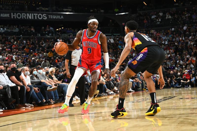 Looking to Boost Your Game in 2023. How These Black Adidas Basketball Socks Can Take You to the Next Level