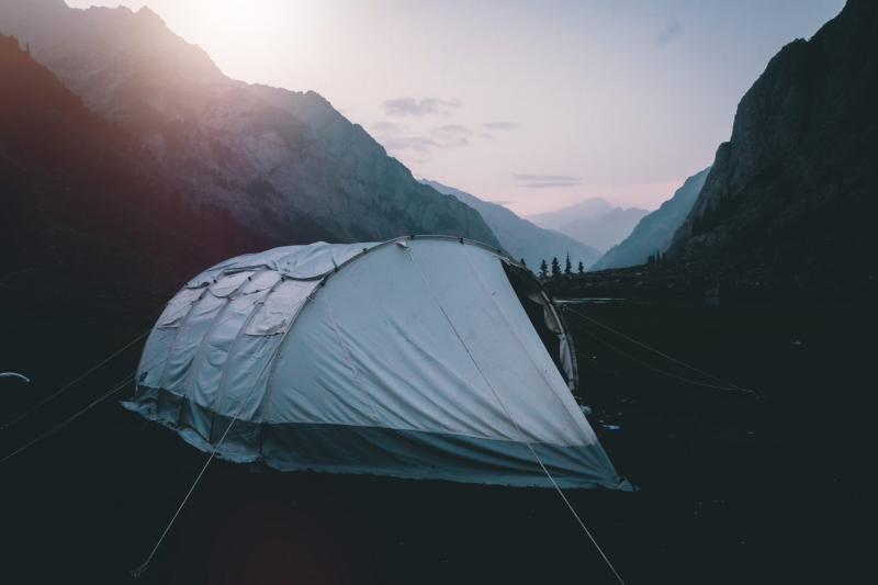 Looking to Buy a 4 Person Tent. Find the Best Deals Here