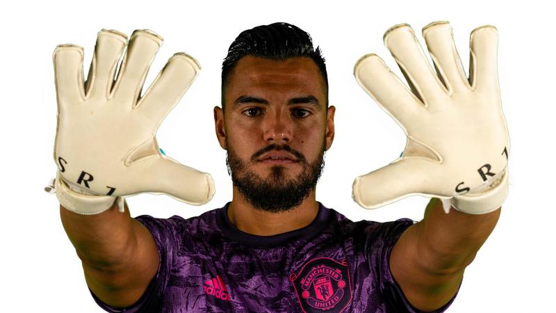 Looking to Buy New Goalie Gloves This Year. Discover the 15 Best Features to Look For