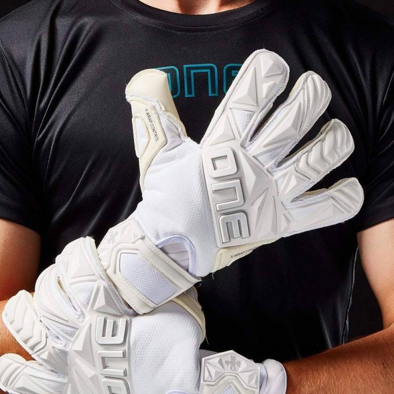 Looking to Buy New Goalie Gloves This Year. Discover the 15 Best Features to Look For