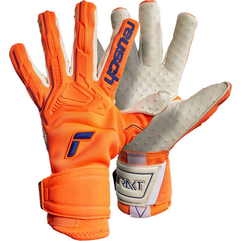 Looking to Buy New Lacrosse Goalie Gloves This Year. Find Your Perfect Pair Here